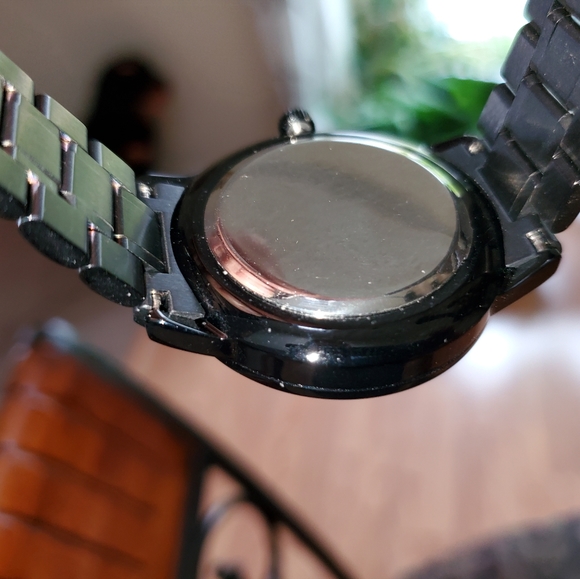 Racing Wheel Quartz Watch - Picture 3 of 3